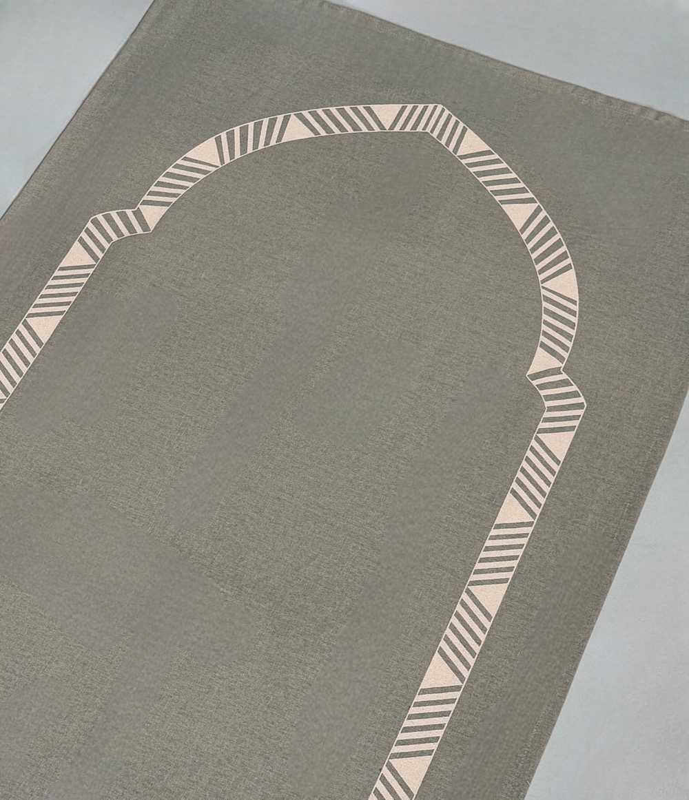 UN QUILTED RUG - GRAY