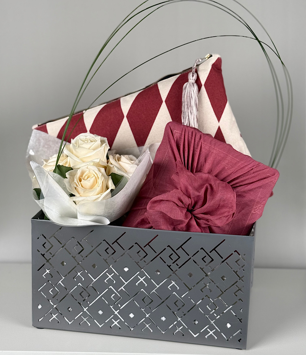 GIFT PACKAGE - MAROON